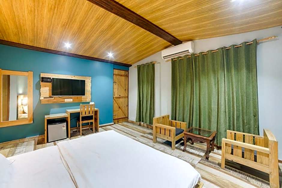 Photo 1 of 8 of Standard 1 King Bed