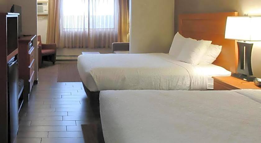 Quality Inn & Suites Detroit Lakes