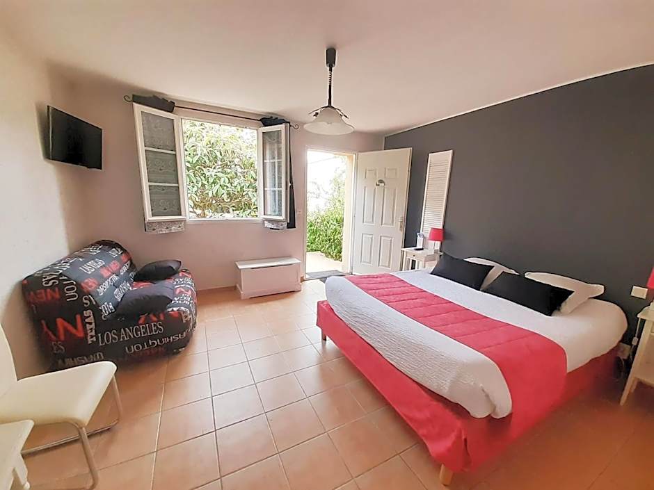 Logis Hôtel Restaurant Le Clos des Capitelles