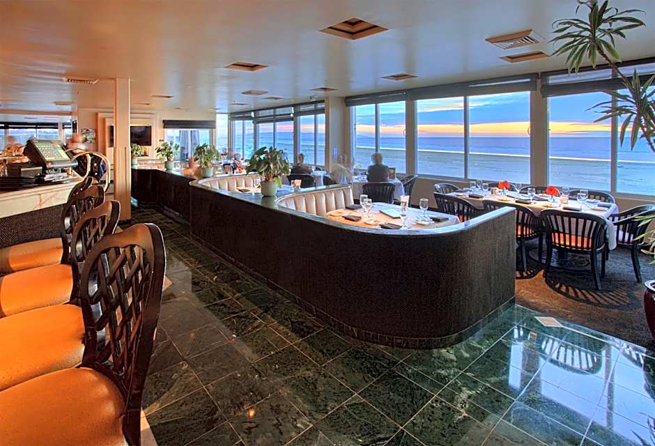 Seaventure Beach Hotel