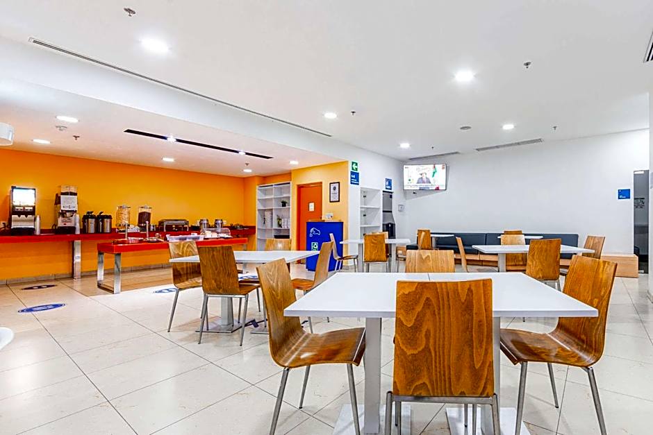 Sleep Inn Leon Antares