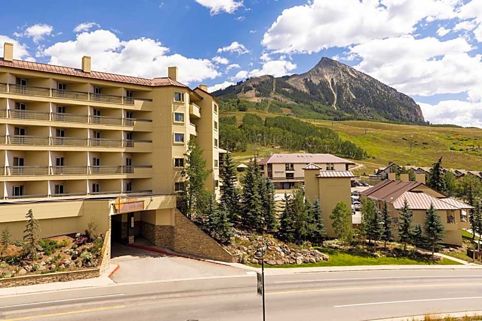 Elevation Hotel & Spa
