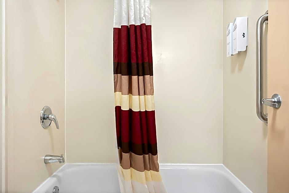 Red Roof Inn & Suites Houma