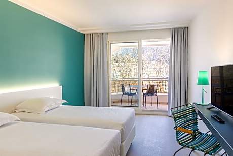 Double or Twin Room with Terrace and Mountain View