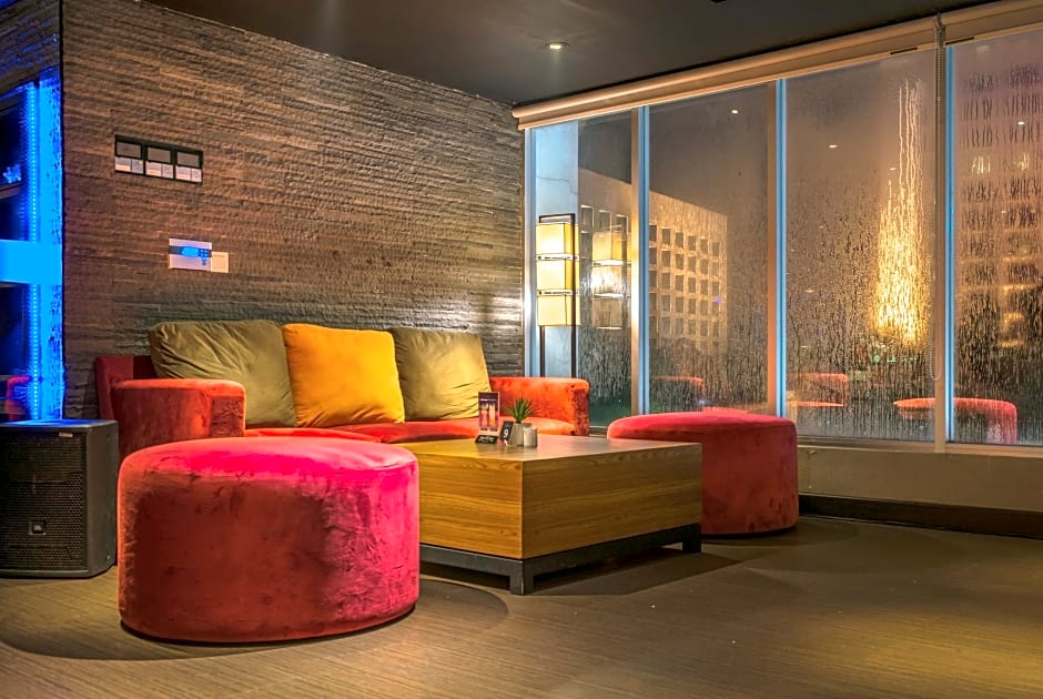 Crown Prince Hotel Surabaya Managed by Midtown Indonesia Hotels