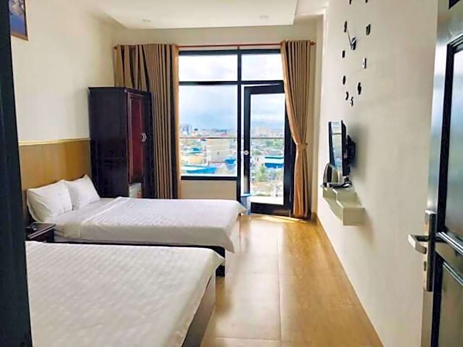 MOON HOTEL