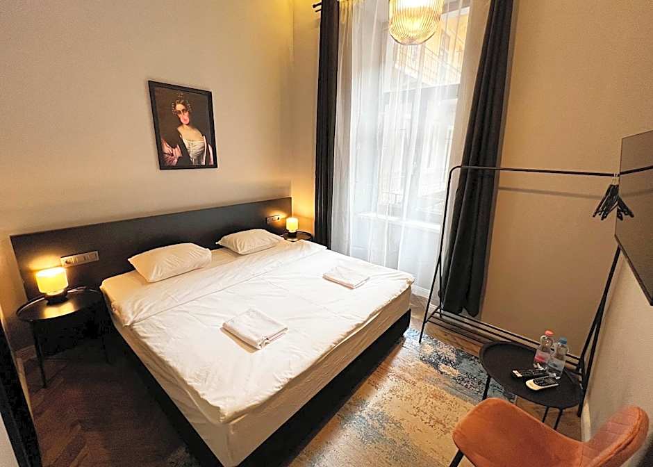 Rumor Rooms