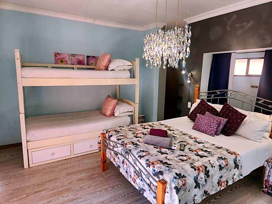 Villa Mexicana Guesthouse