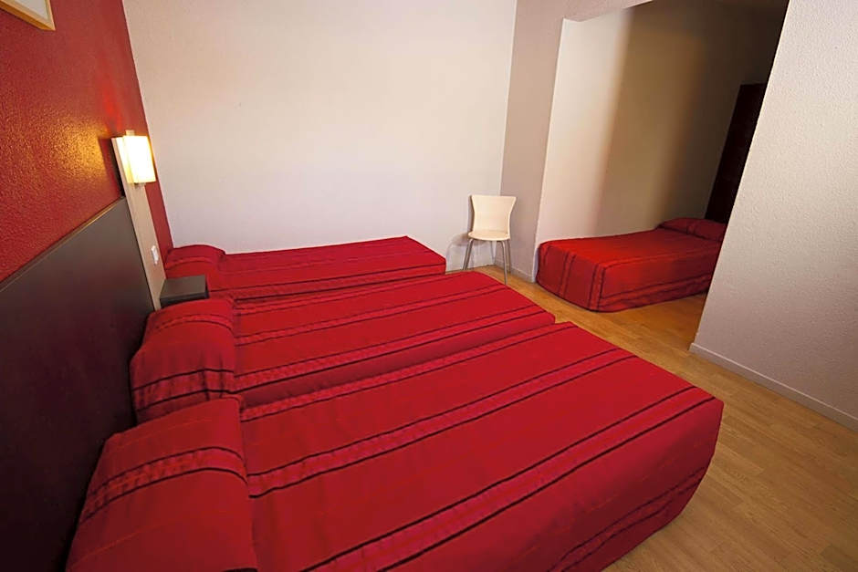 Brit Hotel Essentiel Sète / Balaruc