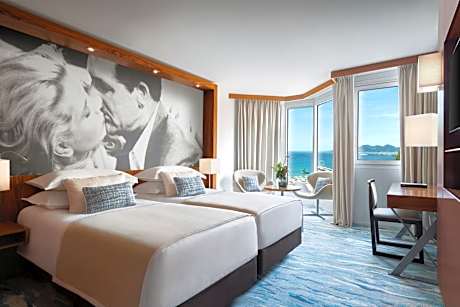 Seafront Vise Presidential Suite with Terrace