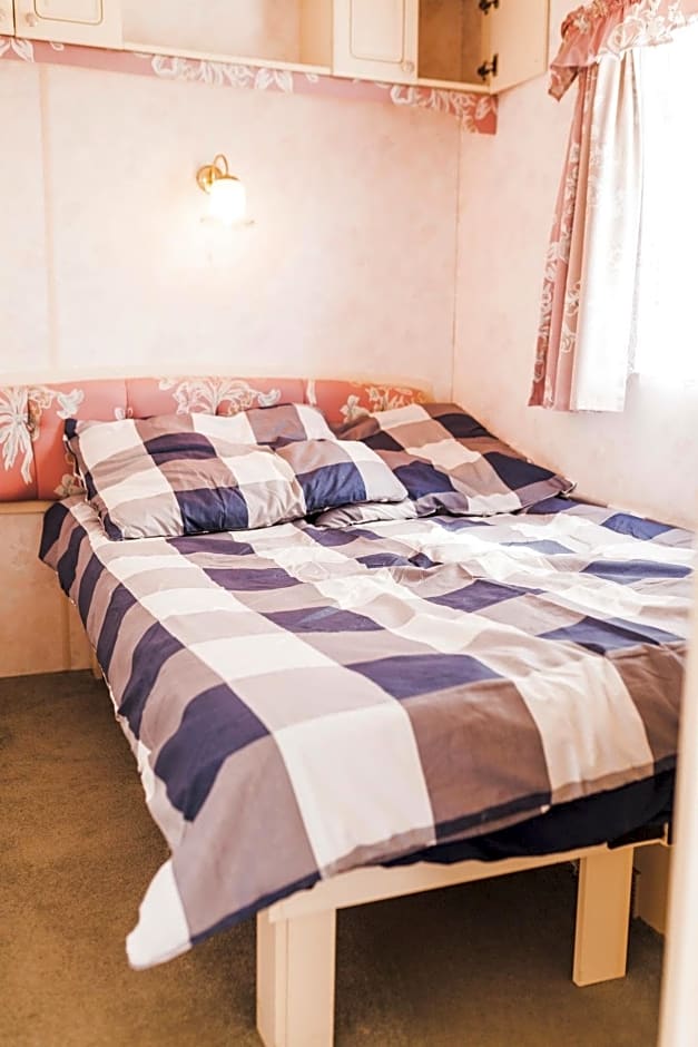 Domki nad jeziorem Mieruniszki