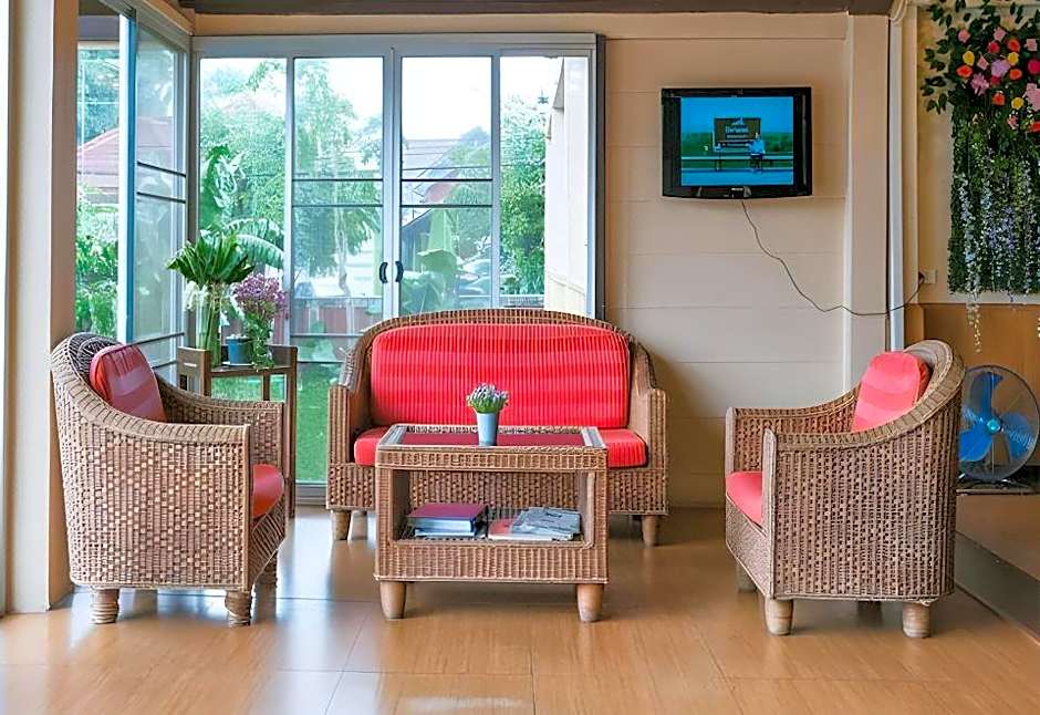 RoomQuest Golden Triangle Premium Collection