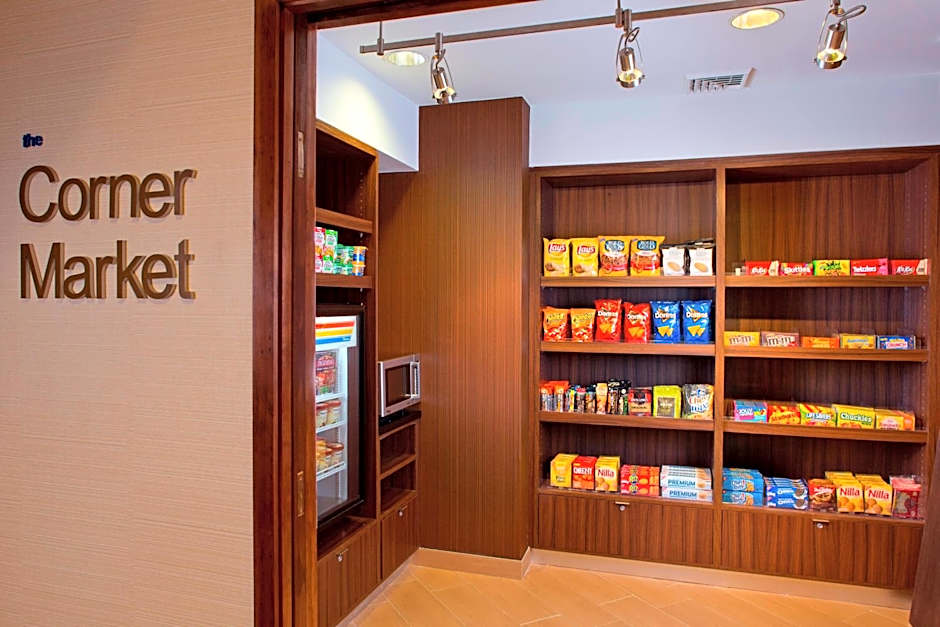 Fairfield Inn & Suites by Marriott Orlando Lake Buena Vista in the Marriott Village