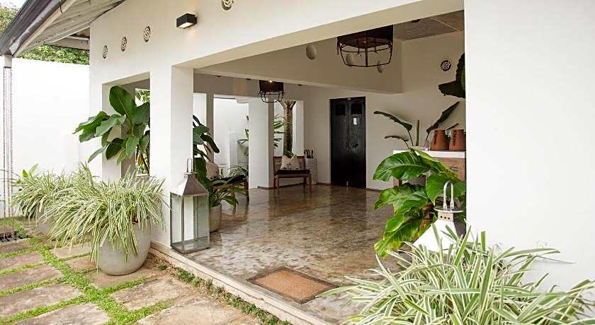 Arabella on Boossa Private Hotel