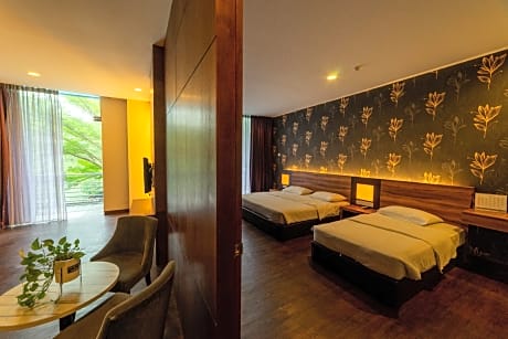 Waterfront Boutique Hotel