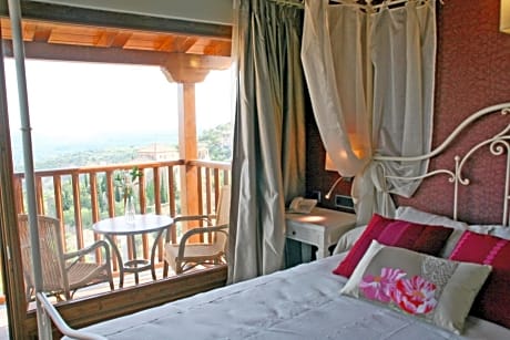 Superior Double Room with Terrace and Castle View