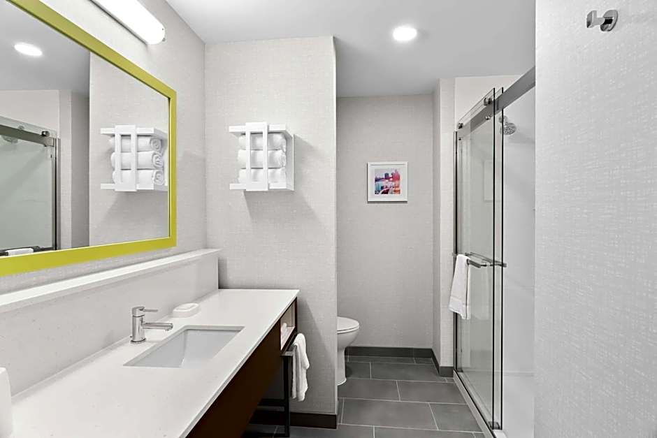 Hampton Inn & Suites Chicago Medical District UIC