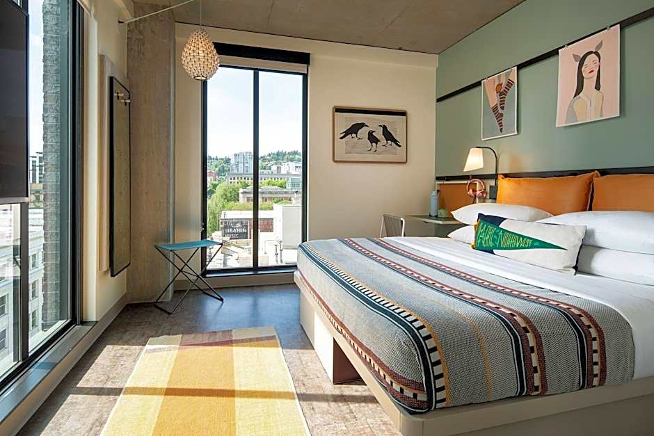 Moxy Portland Downtown