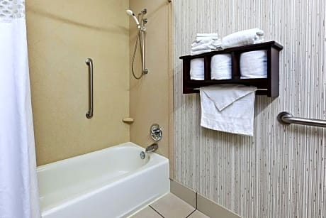 Queen Room with Two Queen Beds - Mobility Access/Non-Smoking