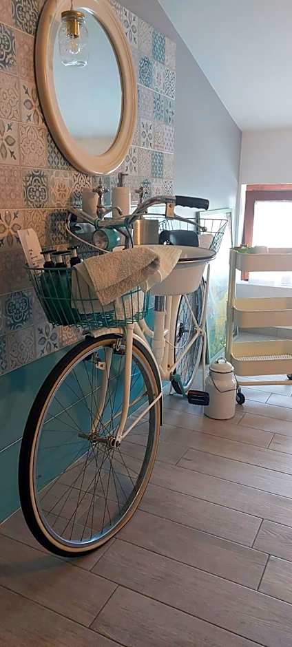 B&B Books & Bikes