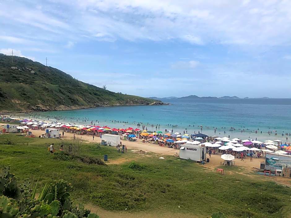 Apartamento aconchegante vista mar e piscina em cond de Arraial do Cabo