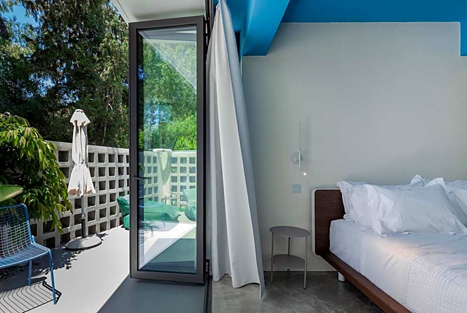 Adrop Pool Suites