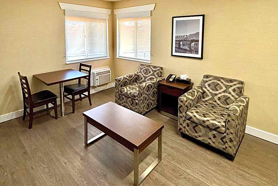 Rodeway Inn & Suites