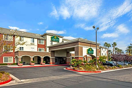 La Quinta Inn & Suites by Wyndham Las Vegas Red Rock / Summerlan