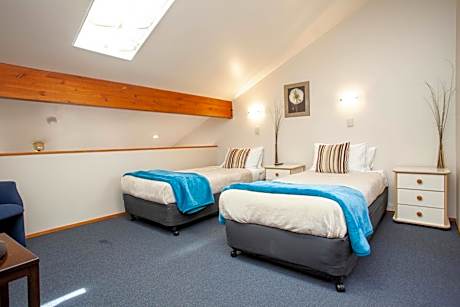 Large Family Unit 4 People