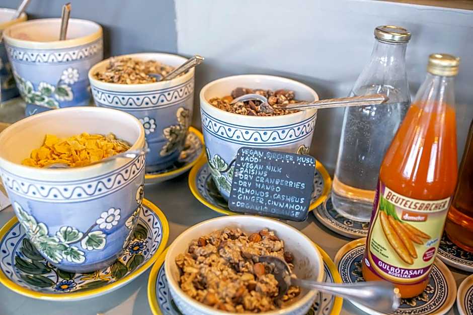 Eyja Guldsmeden Hotel