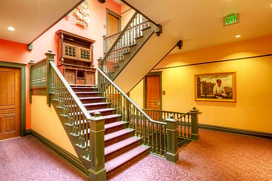 Montvale Hotel