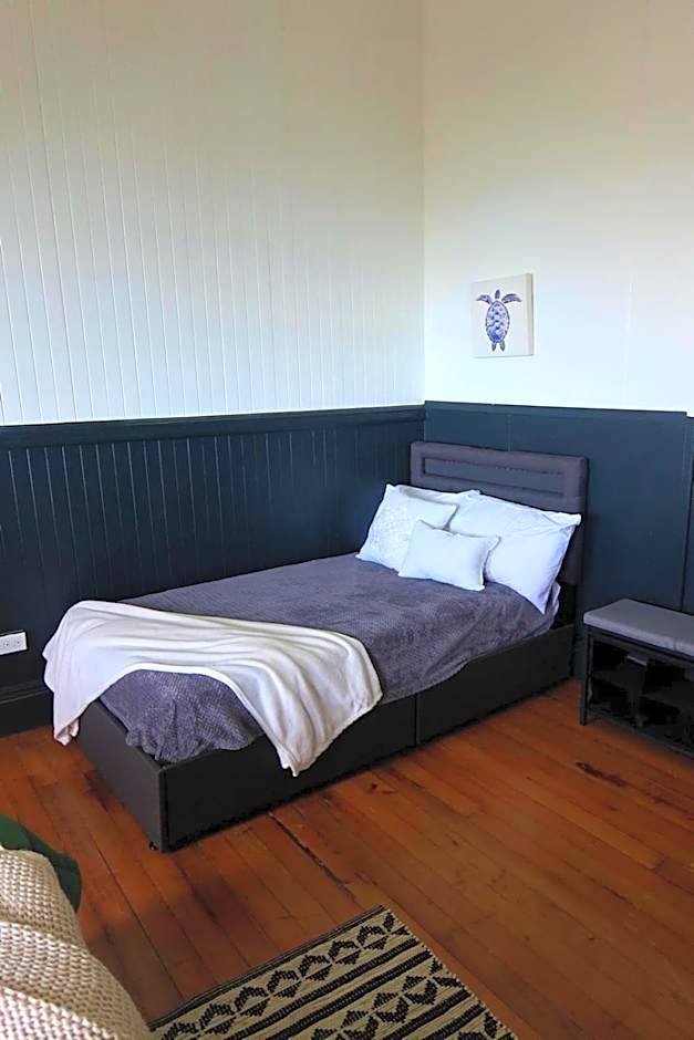 Howzit Hostels Hawaii