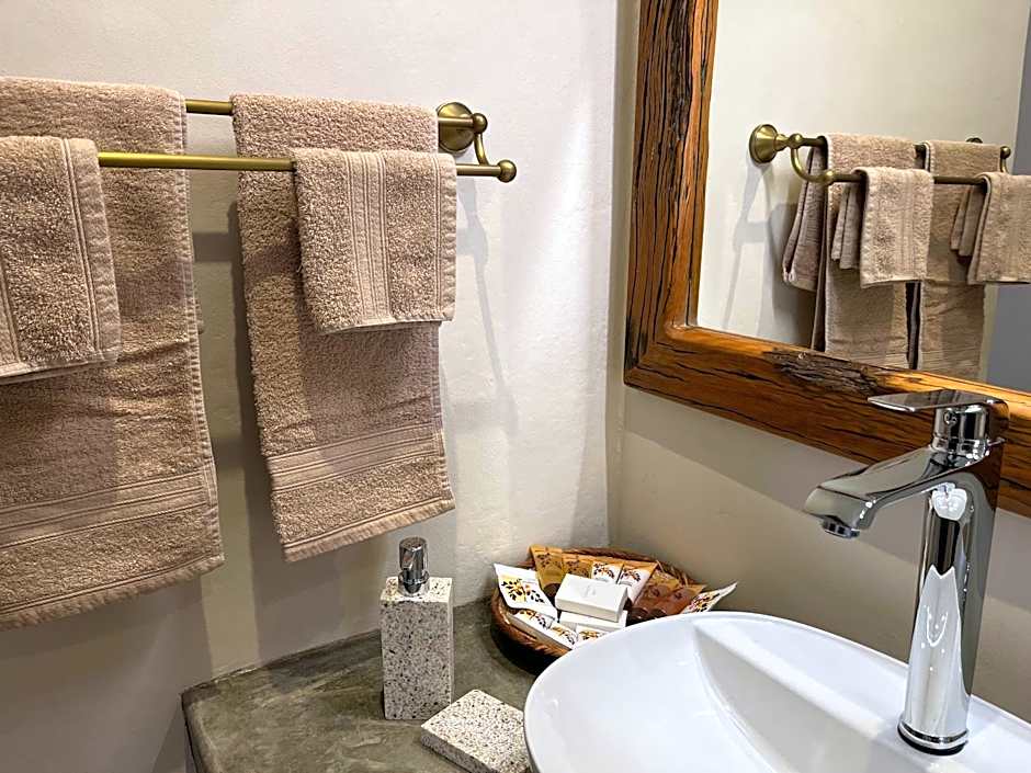 MILIMA Big 5 Safari Lodge