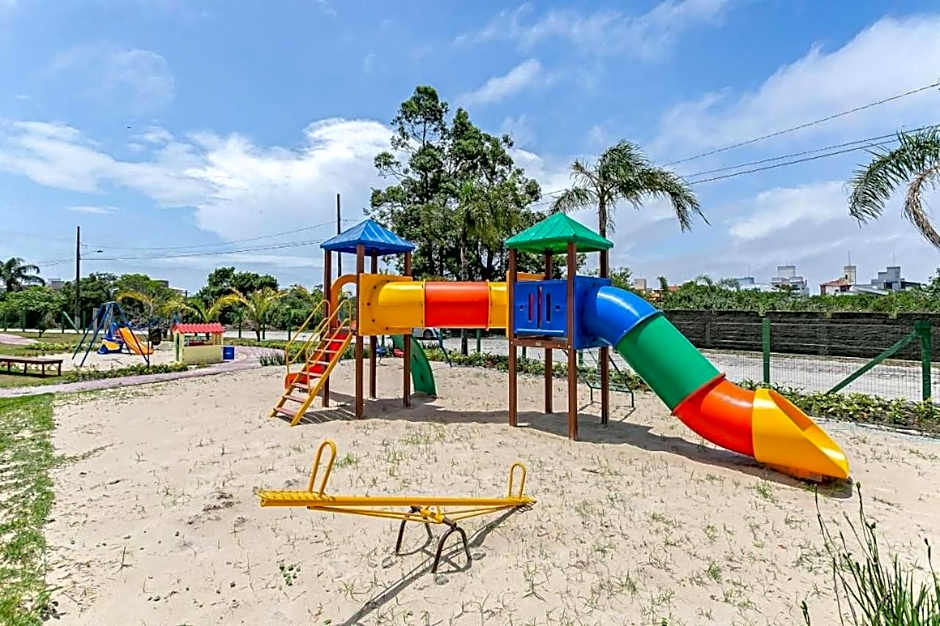 Alto padrão com piscina a 300m do mar - CAN103G