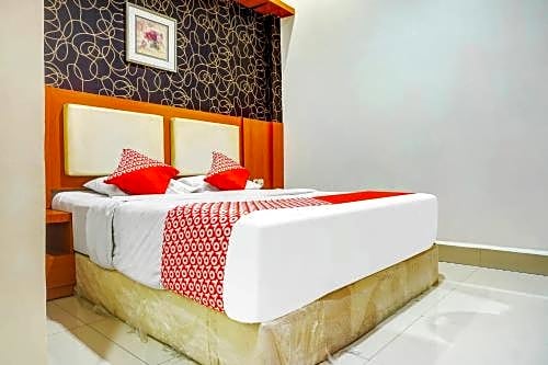 OYO Flagship 91245 Rika Hotel Makassar