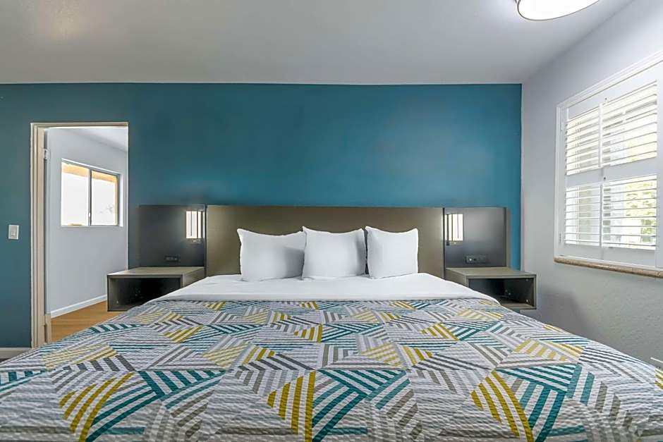 Studio 6 Suites Madera, CA Yosemite