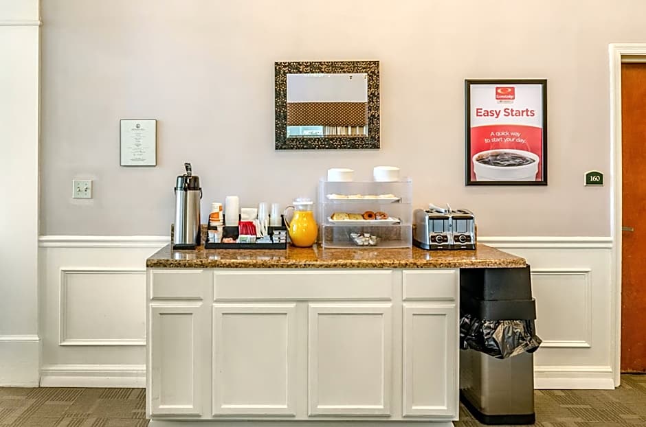 Econo Lodge Inn & Suites Radford-Blacksburg Area