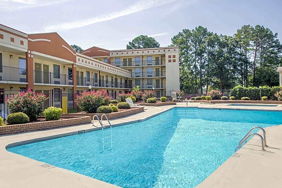 Super 8 by Wyndham Jasper