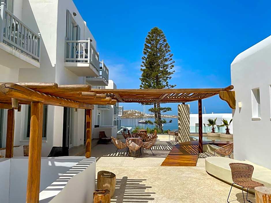 Poseidon Hotel Suites