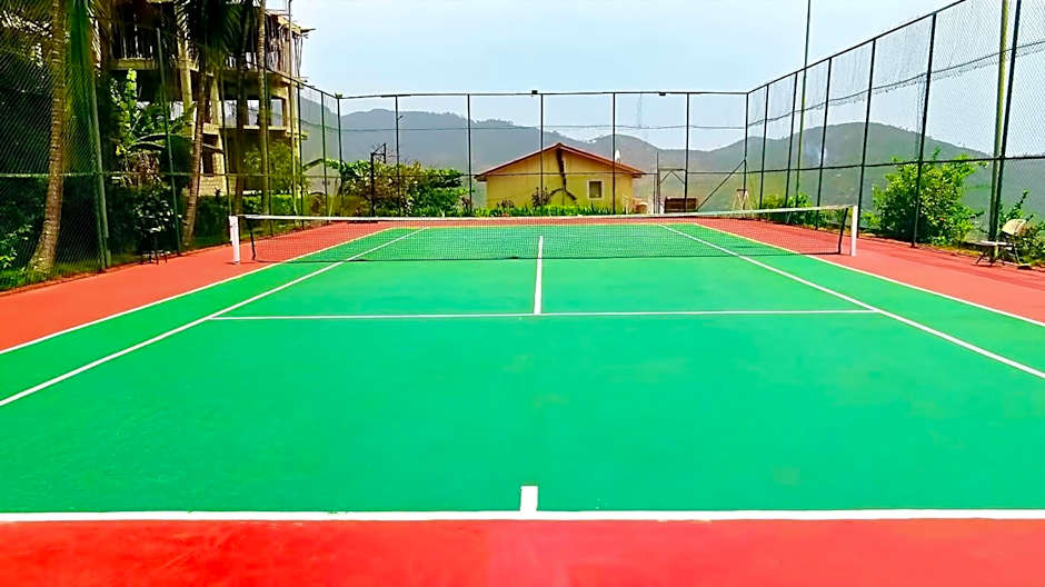 The Country Lodge Hotel