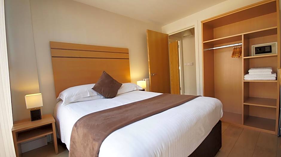 Crompton Court Apartments