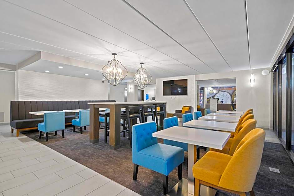 La Quinta Inn & Suites by Wyndham Sturbridge