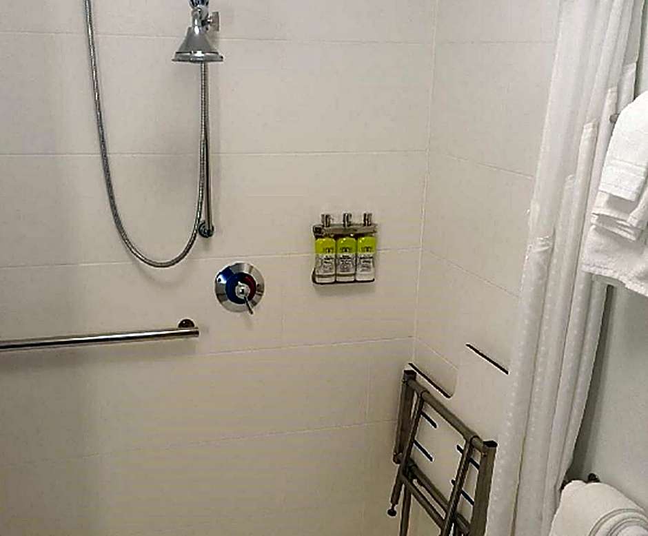 Holiday Inn Express & Suites Louisville Downtown By IHG