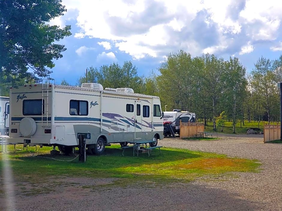 100 Mile Motel & RV Park