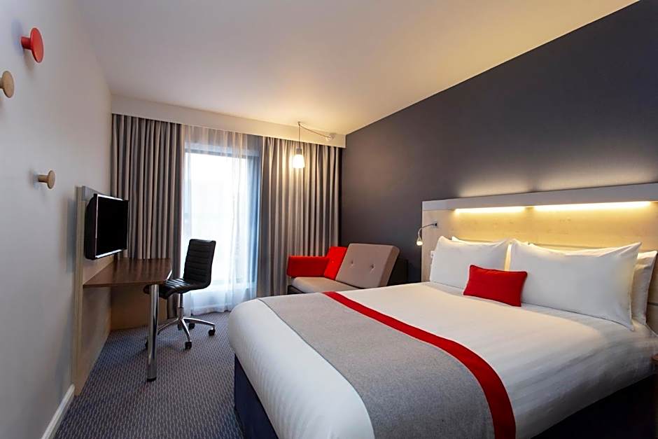Holiday Inn Express Cheltenham Town Centre By IHG