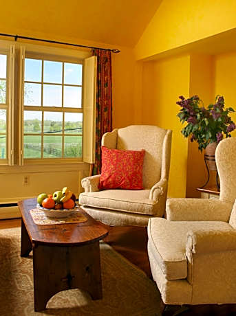 King Suite with Pool View