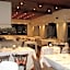 Country Club Hotel & Suites