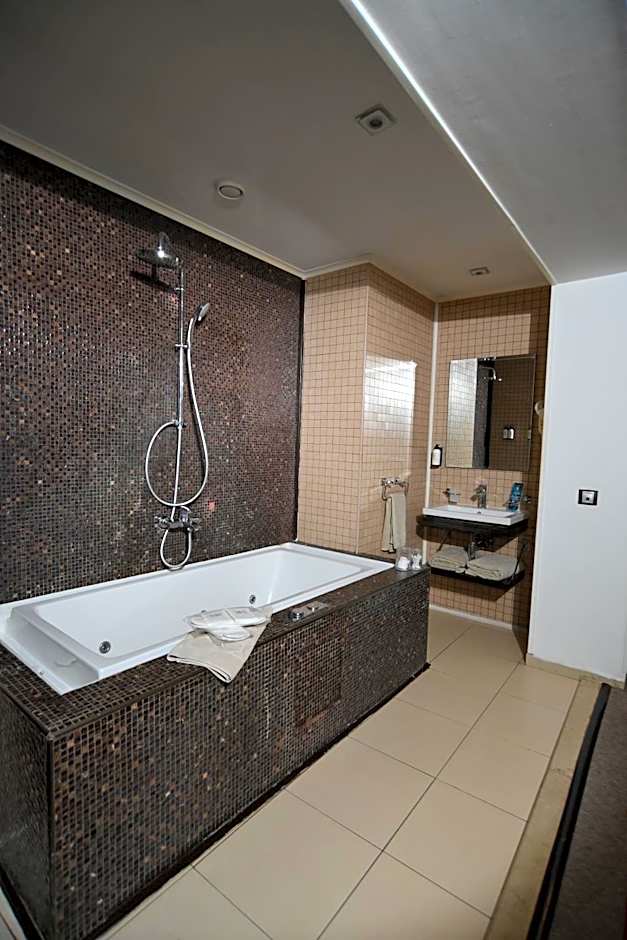 Business Hotel