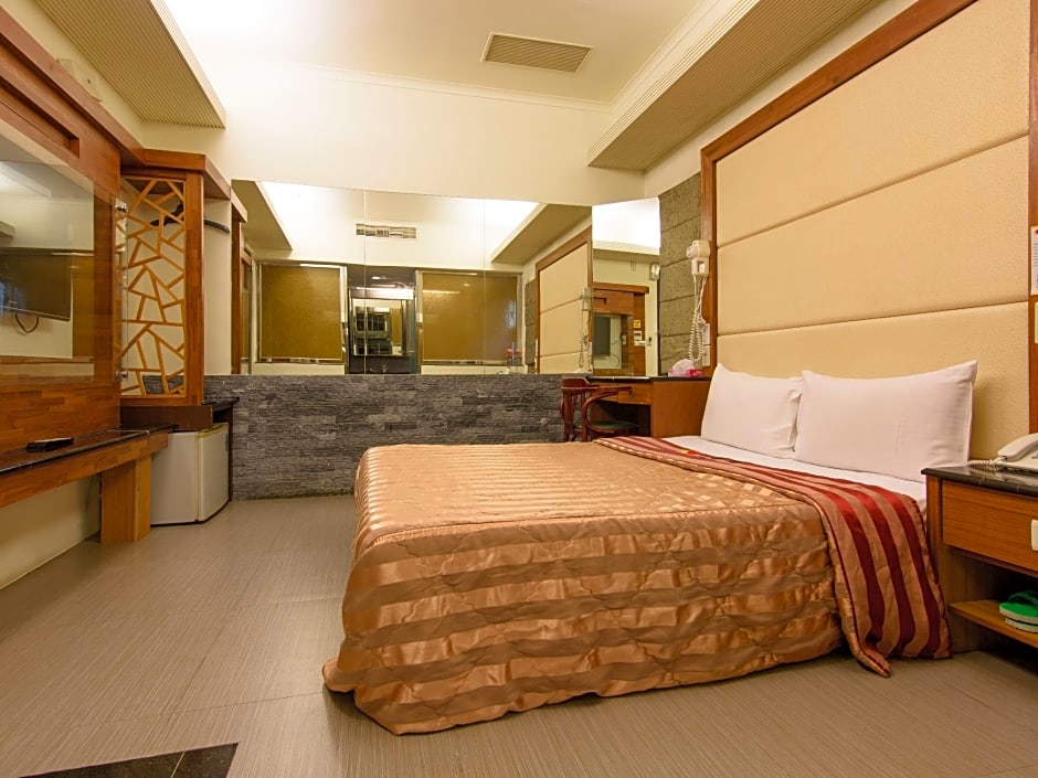 Harbor Elite Hotel