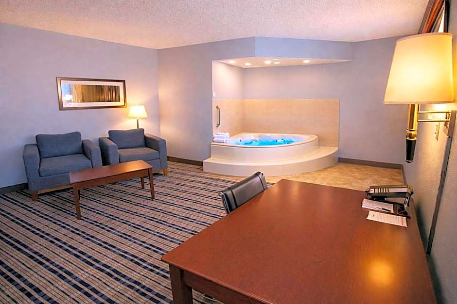 AmericInn by Wyndham Fergus Falls - Conference Center